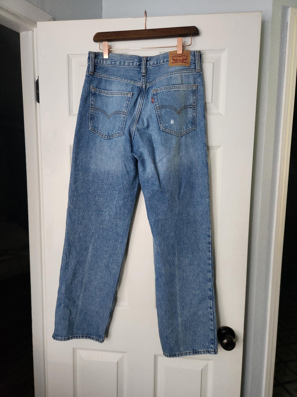 Levi's Women's Relaxed Straight Medium Blue Jeans